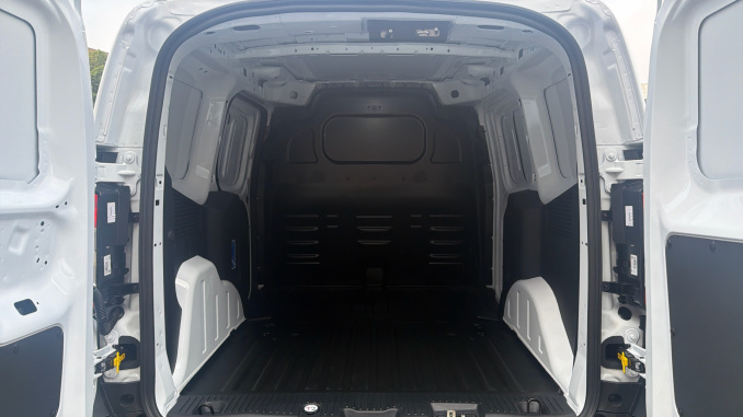 Ford Transit Courier Diesel 1.5 EcoBlue Limited Van - Image 12